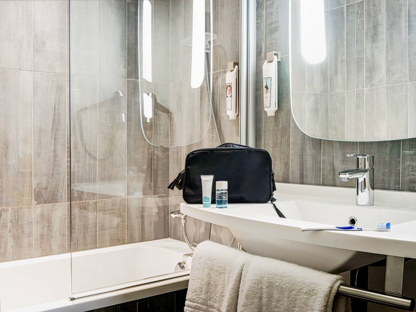 ibis Nemours