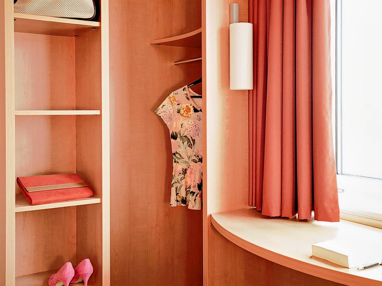 ibis Nemours