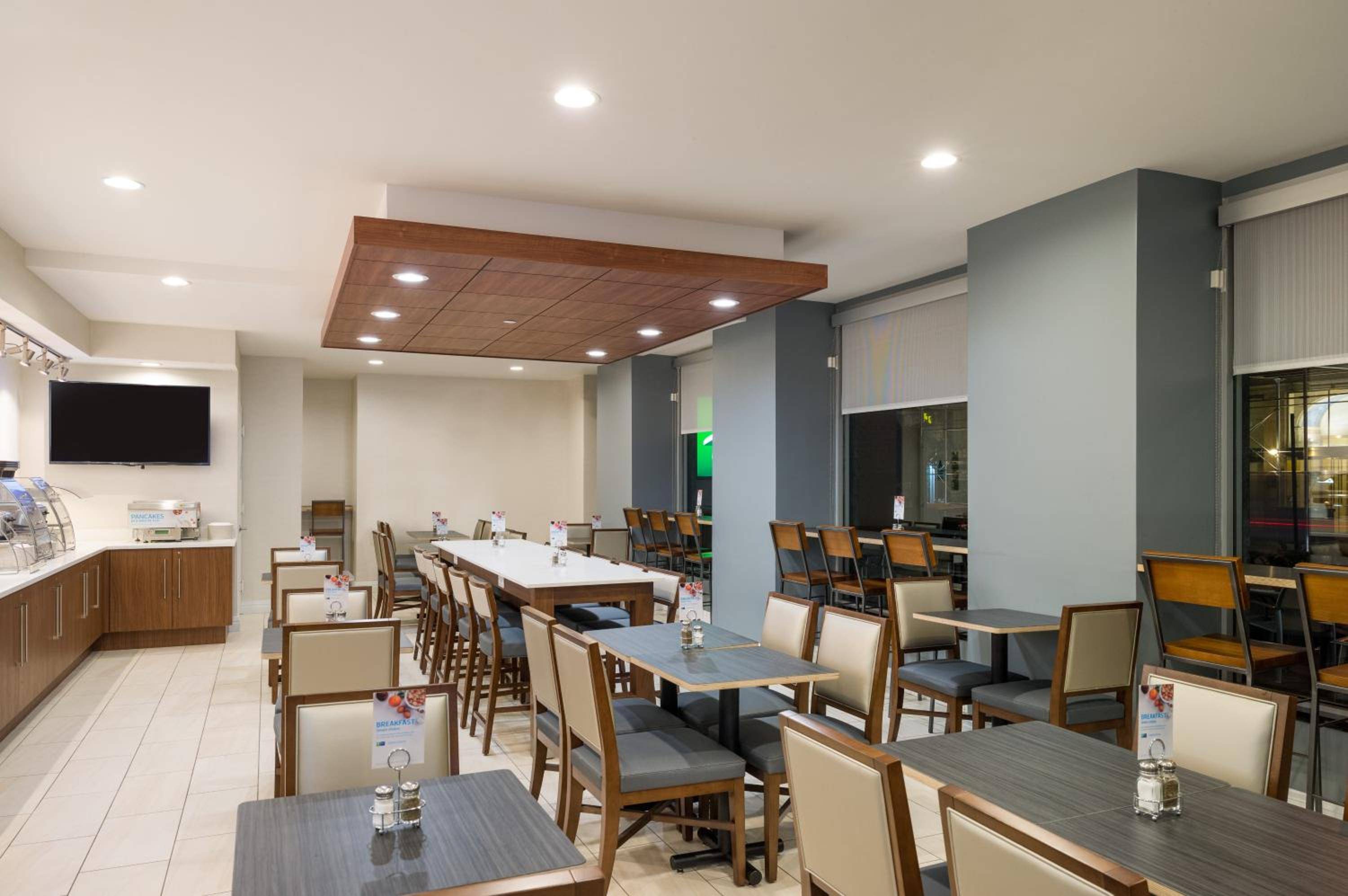 Holiday Inn Express New York City Chelsea, an IHG Hotel