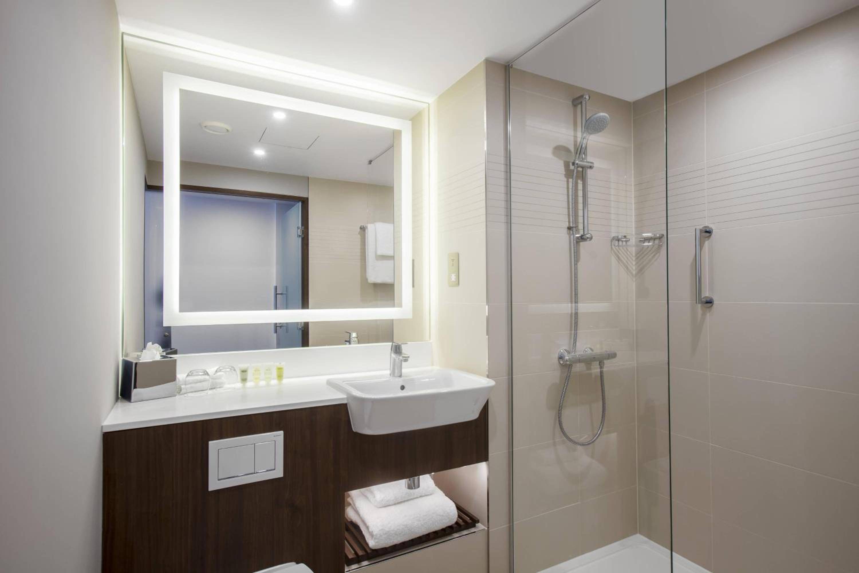 Courtyard by Marriott Edinburgh West