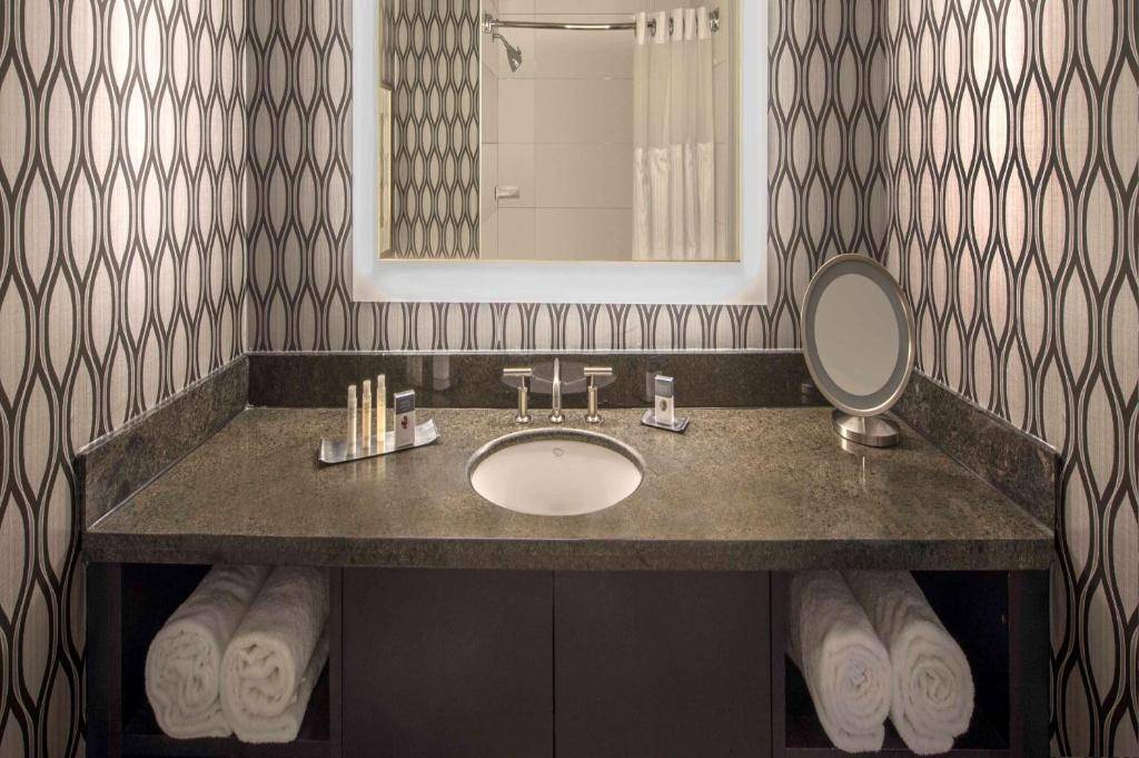 DoubleTree by Hilton Hotel Chicago-Schaumburg