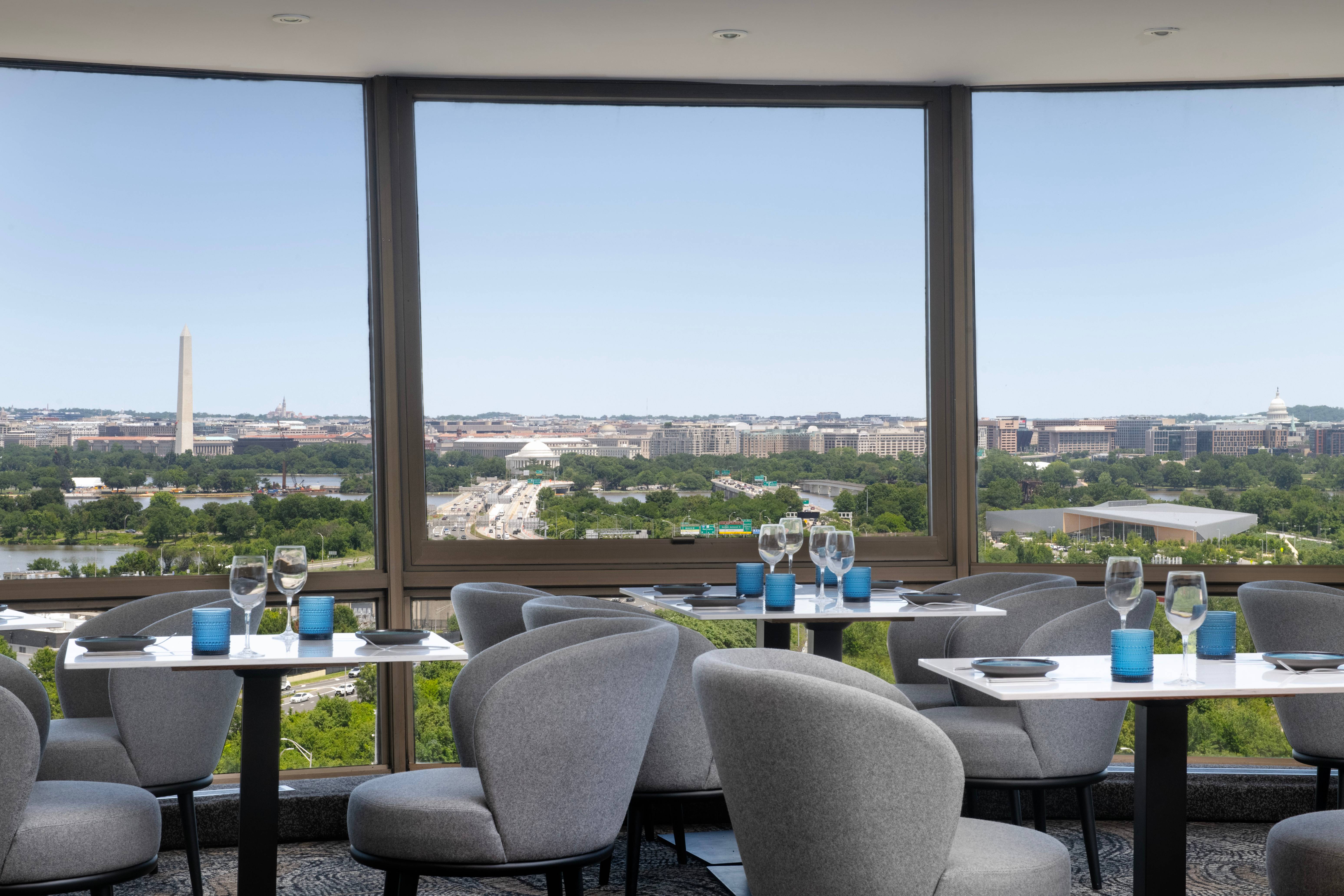 DoubleTree by Hilton Washington DC - Crystal City