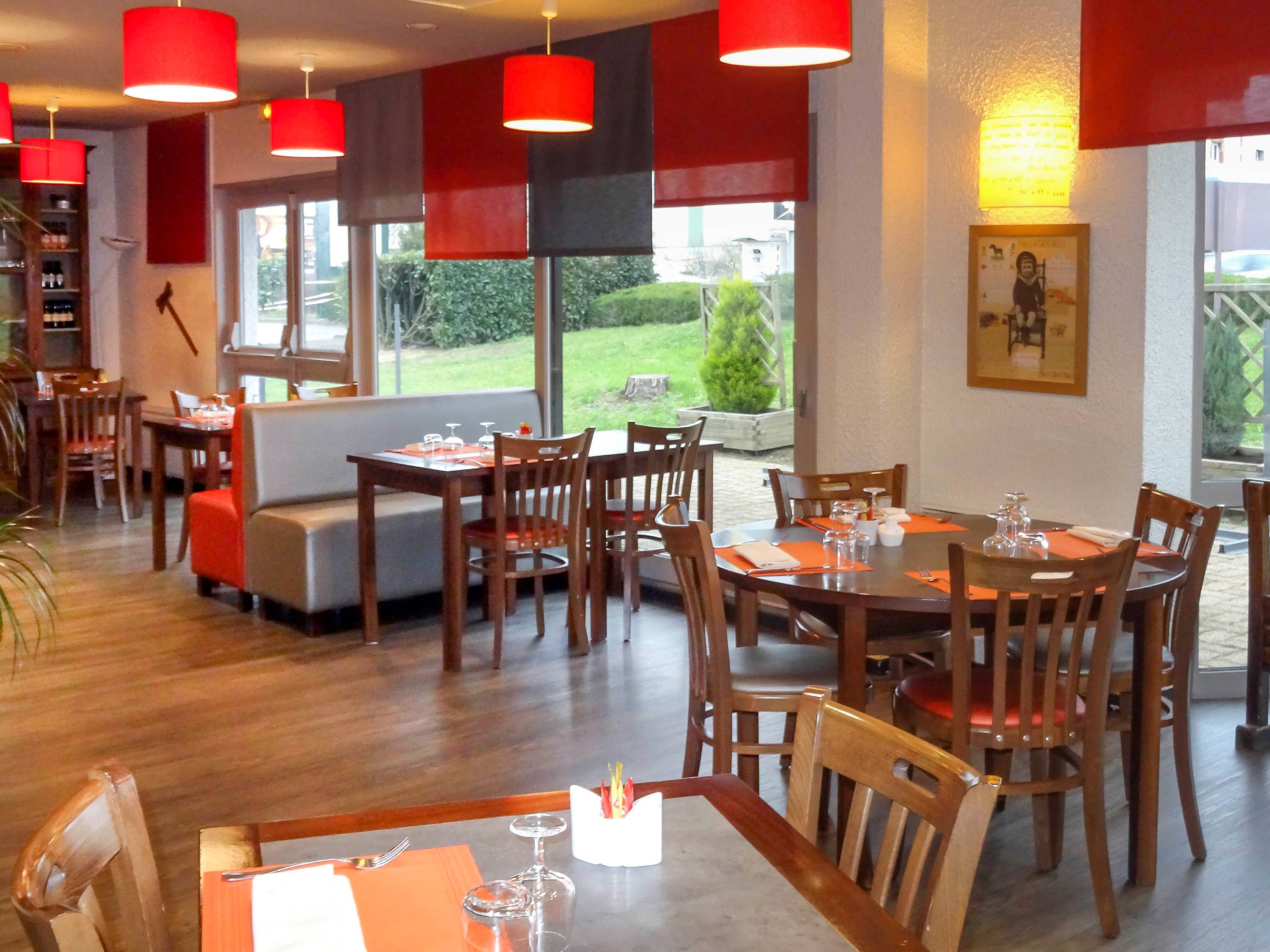 ibis Moulins South