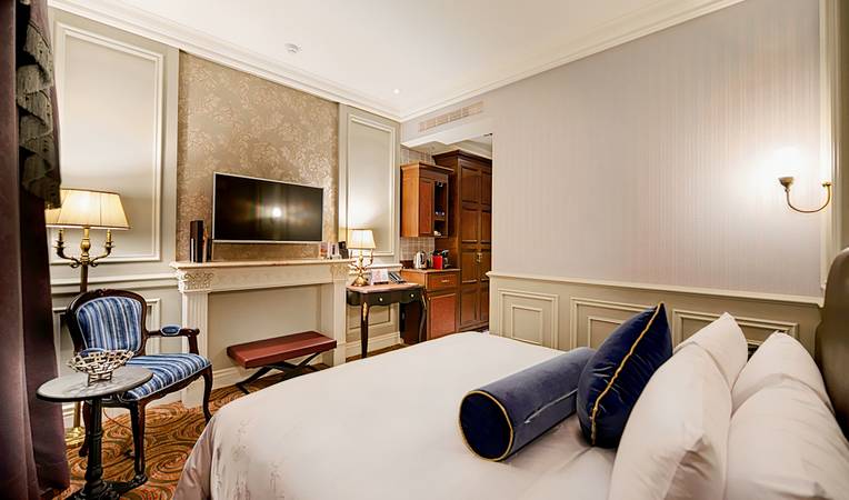 榮興金鬱金香酒店 Golden Tulip RS Boutique Hotel - Tainan