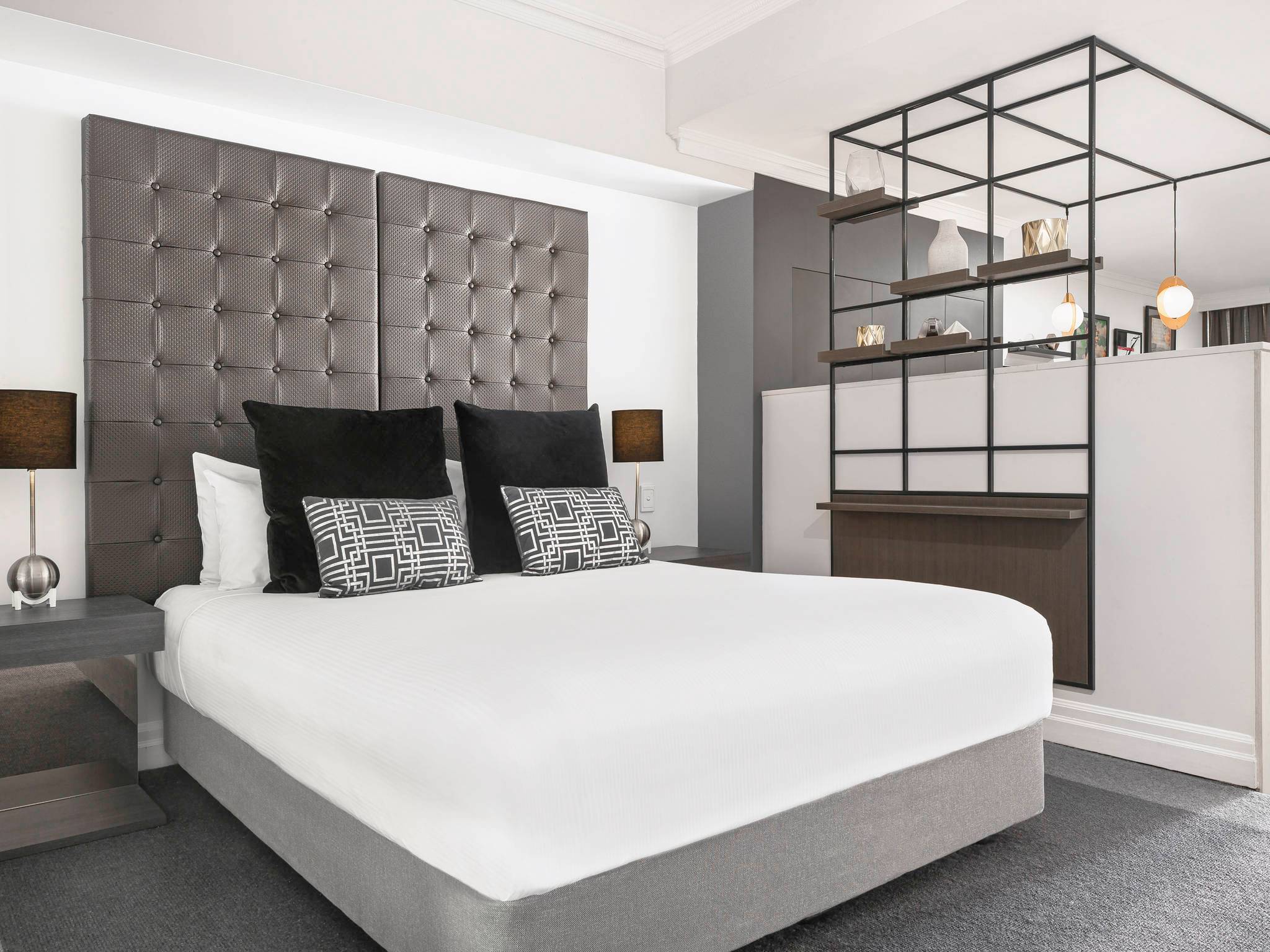 Mantra 2 Bond Street Sydney