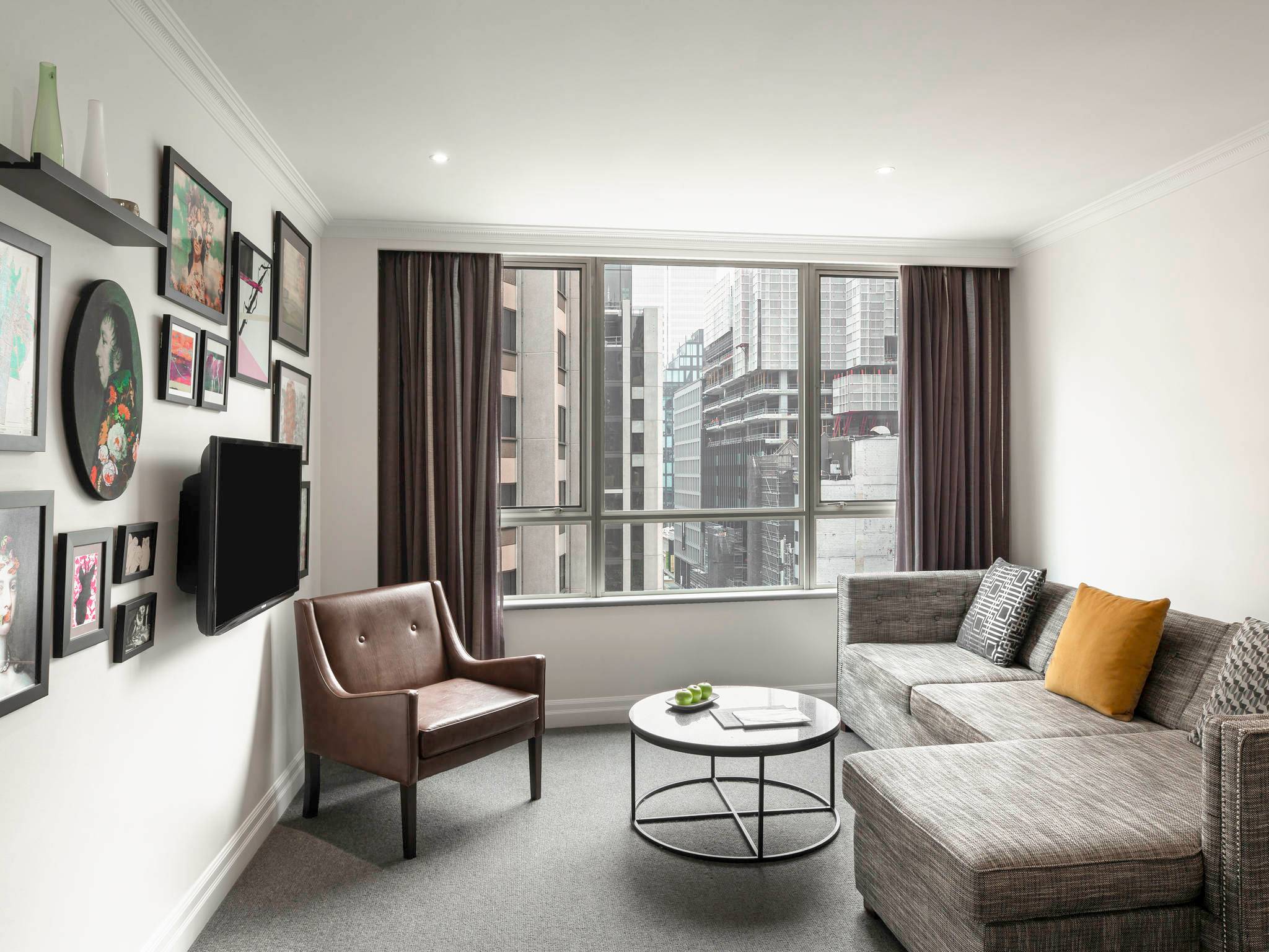 Mantra 2 Bond Street Sydney