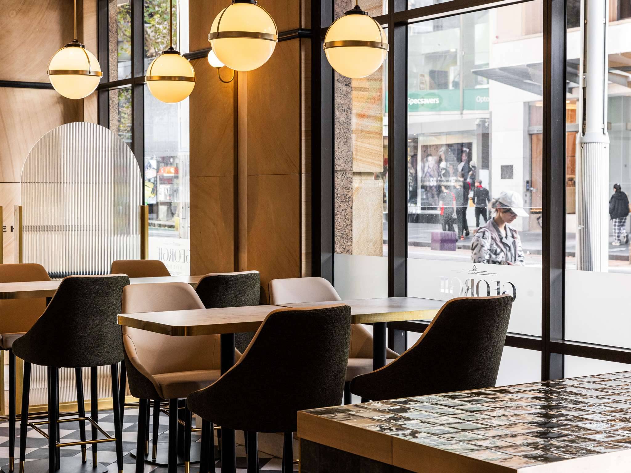 Mantra 2 Bond Street Sydney