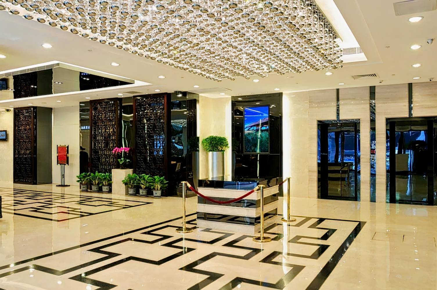 Hotel Beverly Plaza