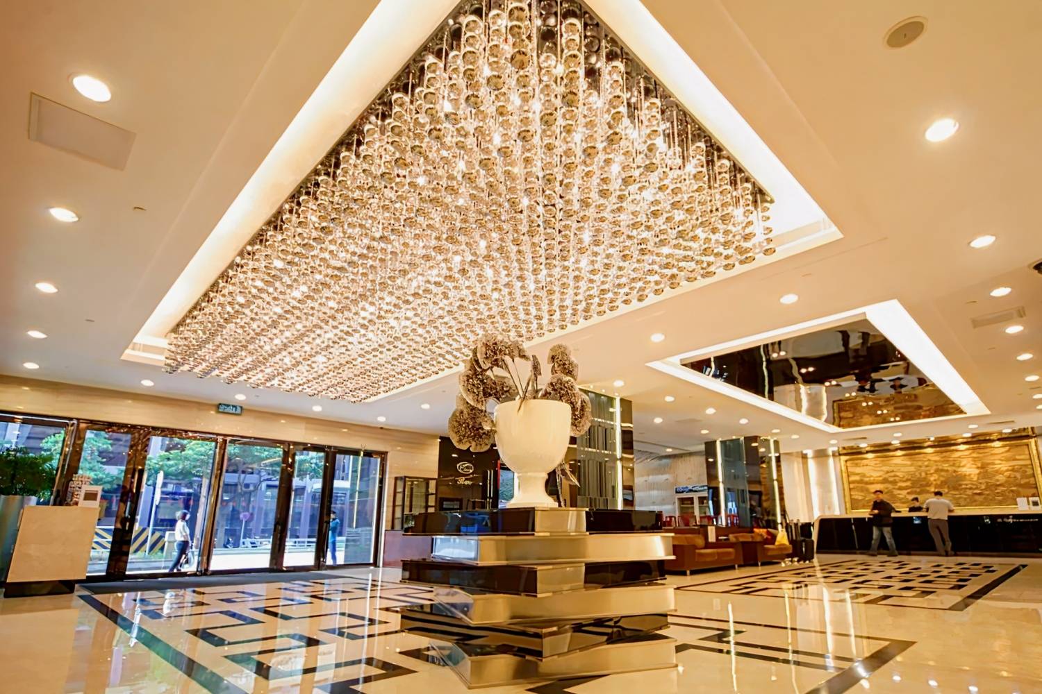 Hotel Beverly Plaza