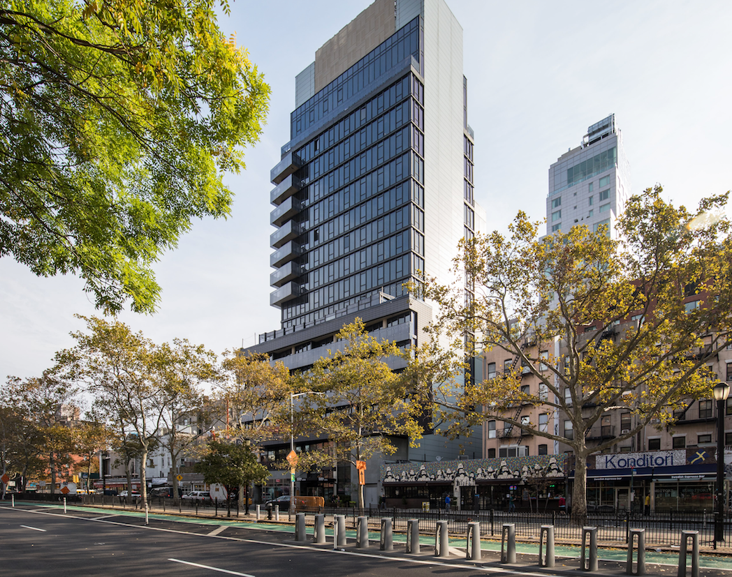 SIXTY LES Hotel