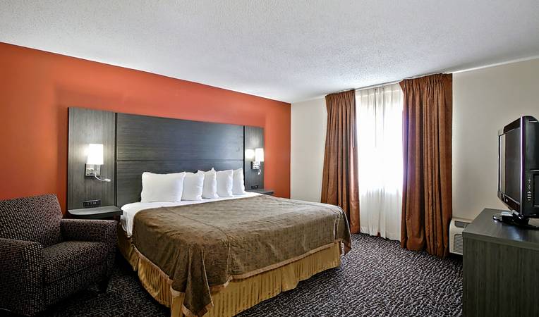 Chicago Club Inn Suites