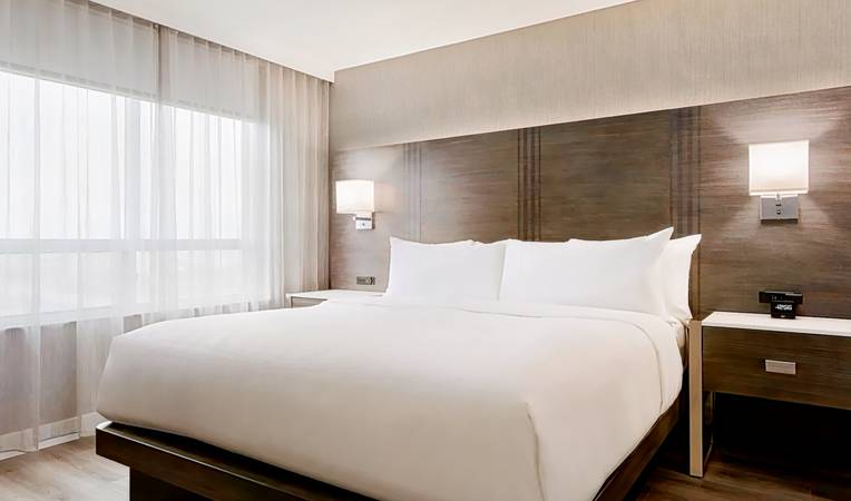 Embassy Suites by Hilton Toronto Airport
