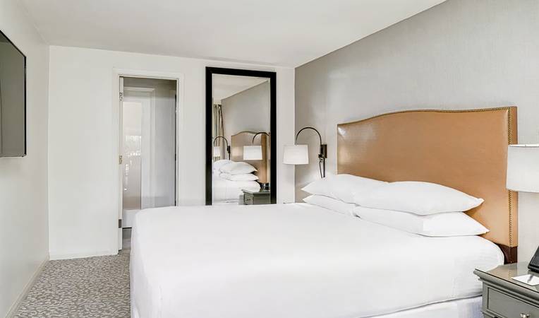 Le Parc Suite Hotel
