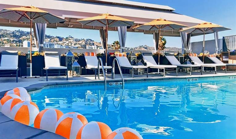 Le Parc Suite Hotel