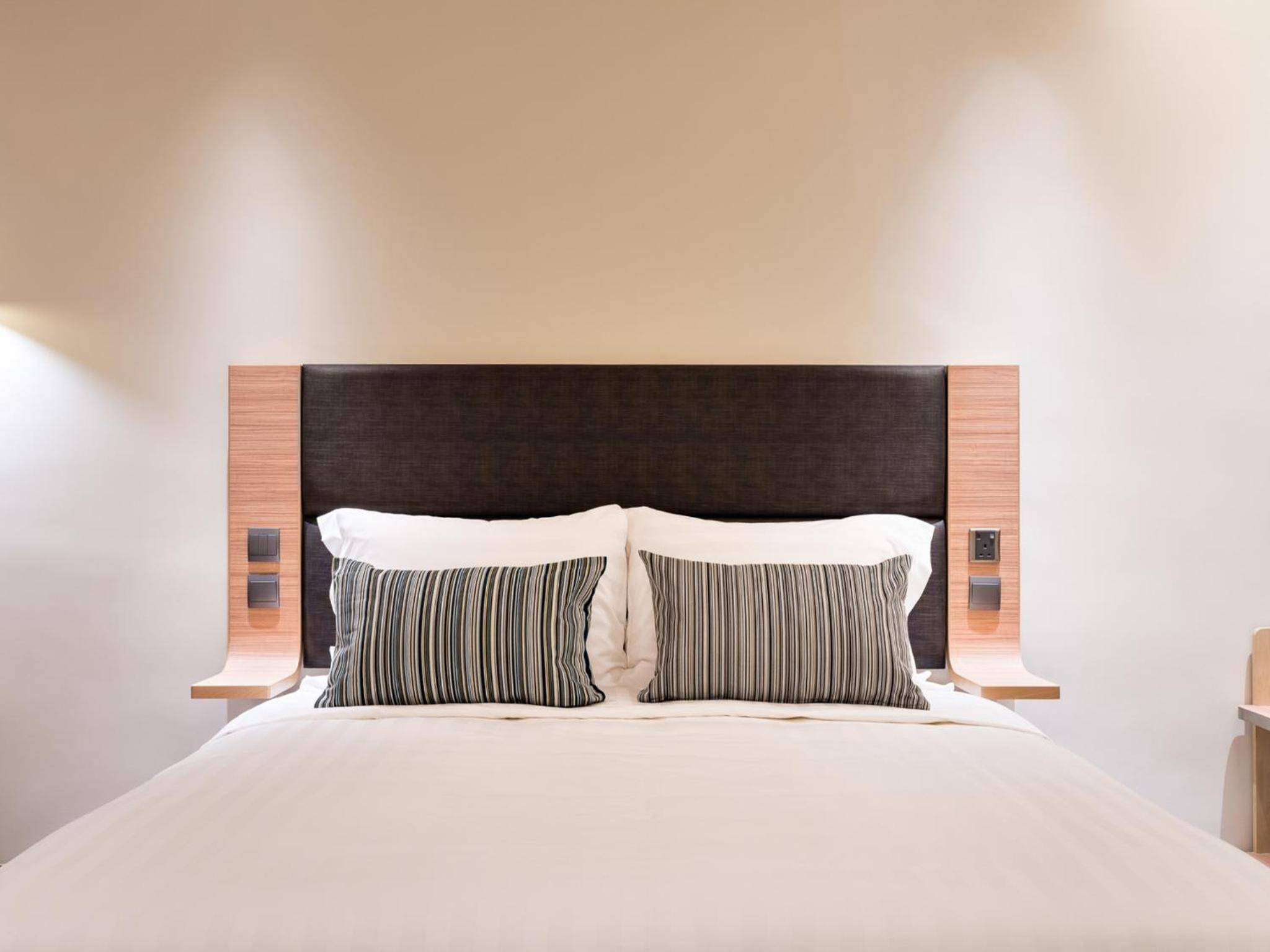 Camlux Hotel