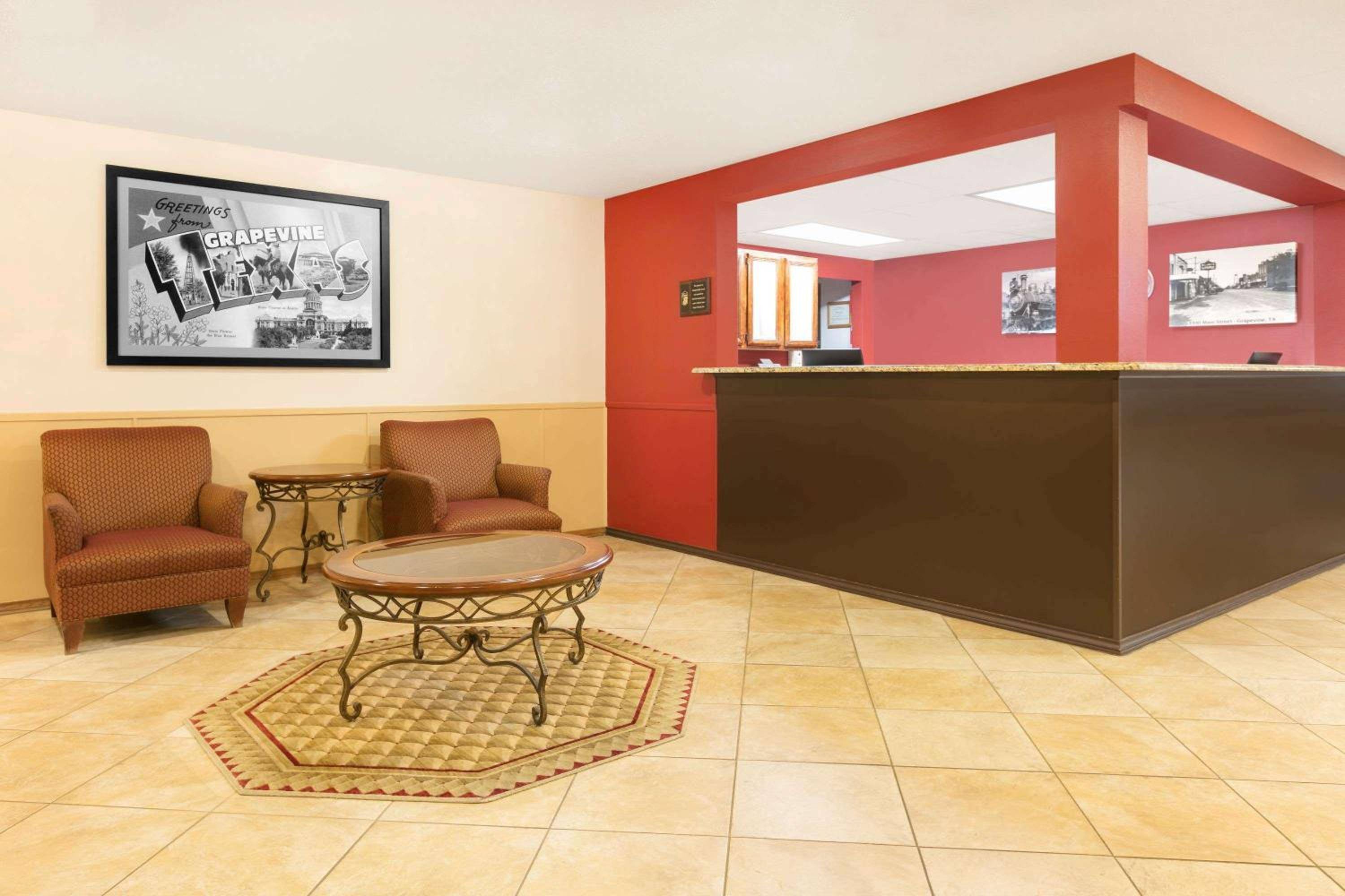 Super 8 by Wyndham Grapevine/DFW Airport Northwest