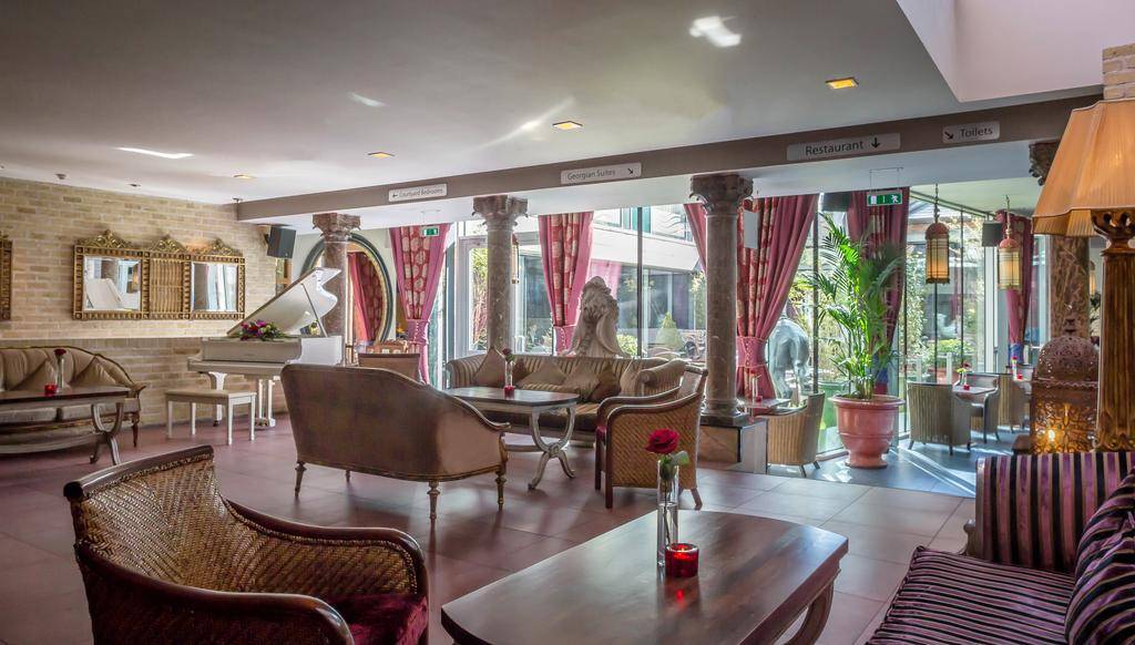 Trinity City Hotel
