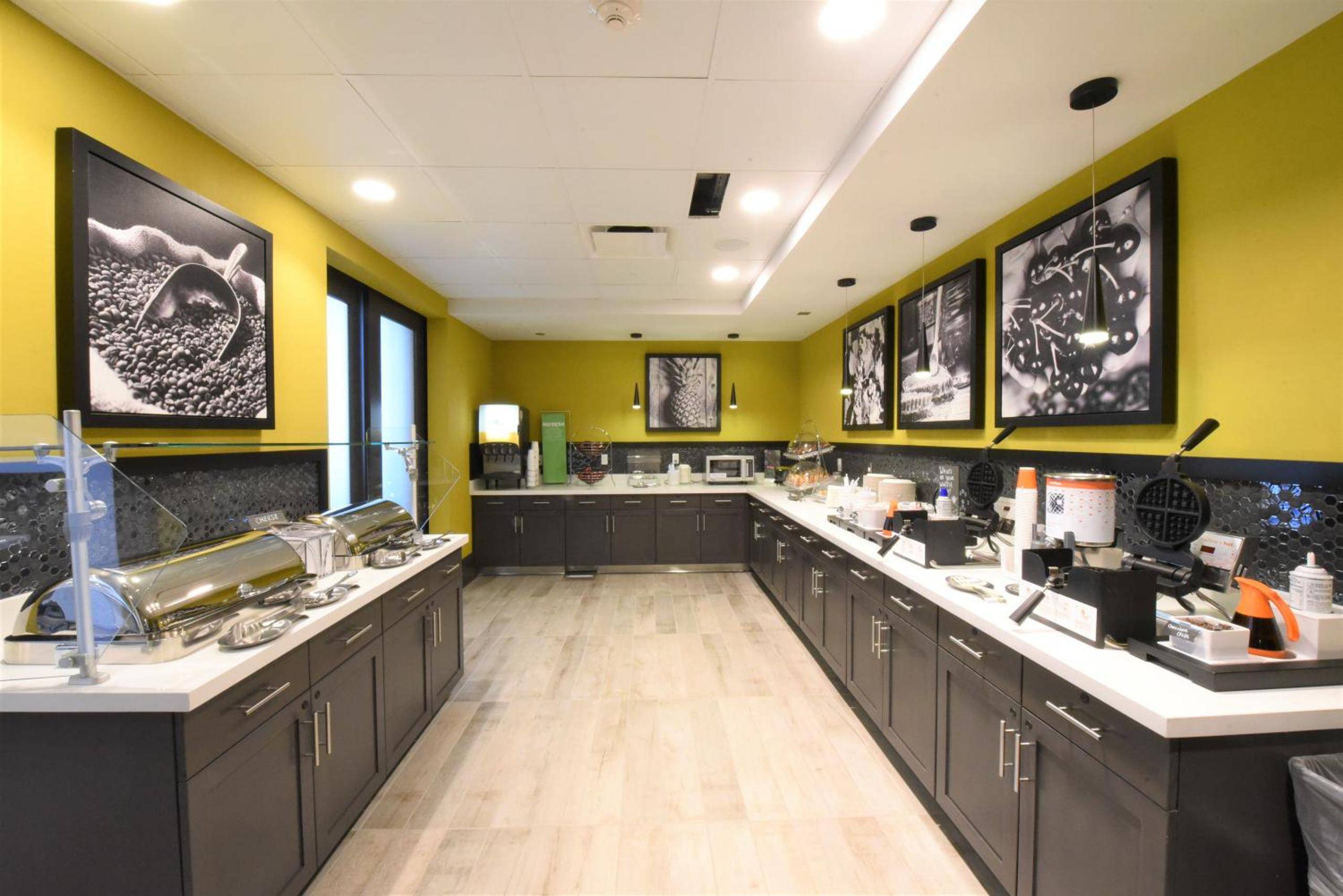 Hampton Inn & Suites by Hilton Irvine - Orange County Airport