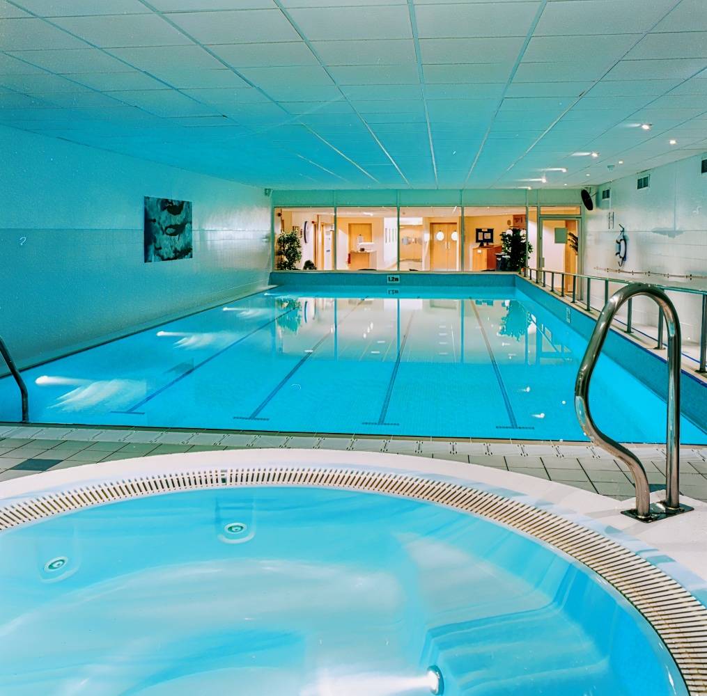 Holiday Inn Edinburgh Zoo, Corstorphine 31 during the day Dayuse