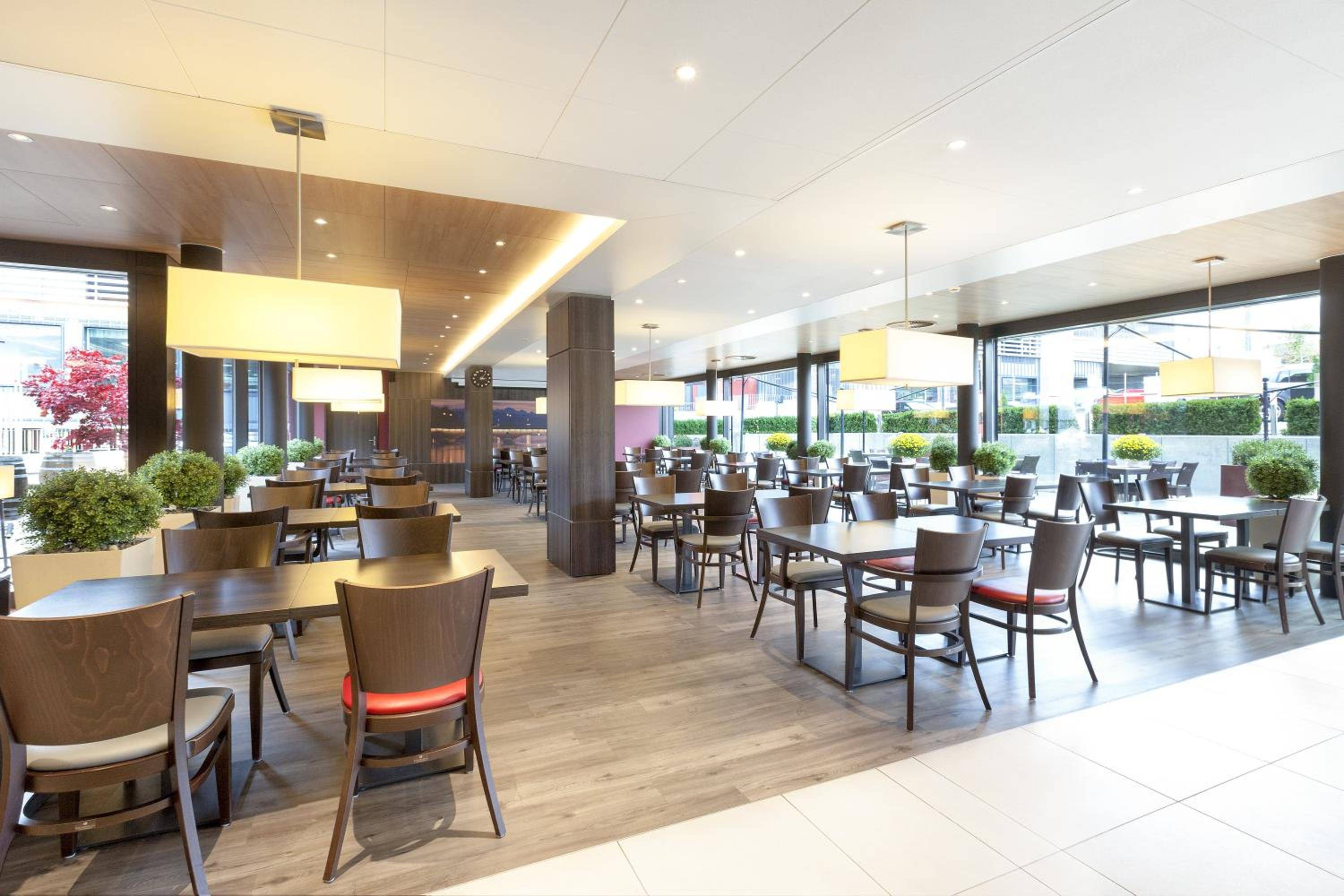 Holiday Inn Express Zürich Airport, an IHG Hotel
