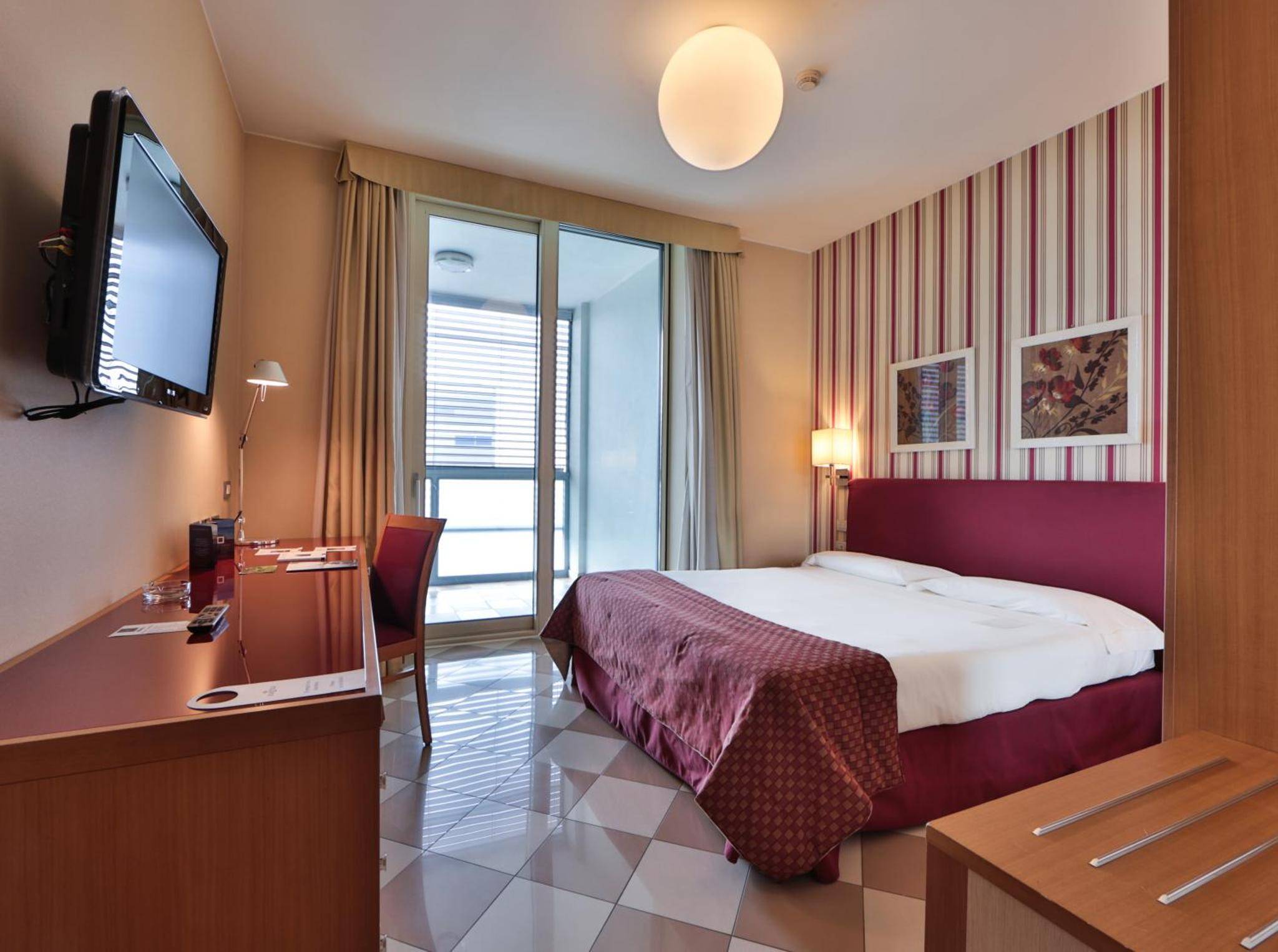 UNAHOTELS The ONE Milano Hotel & Residence
