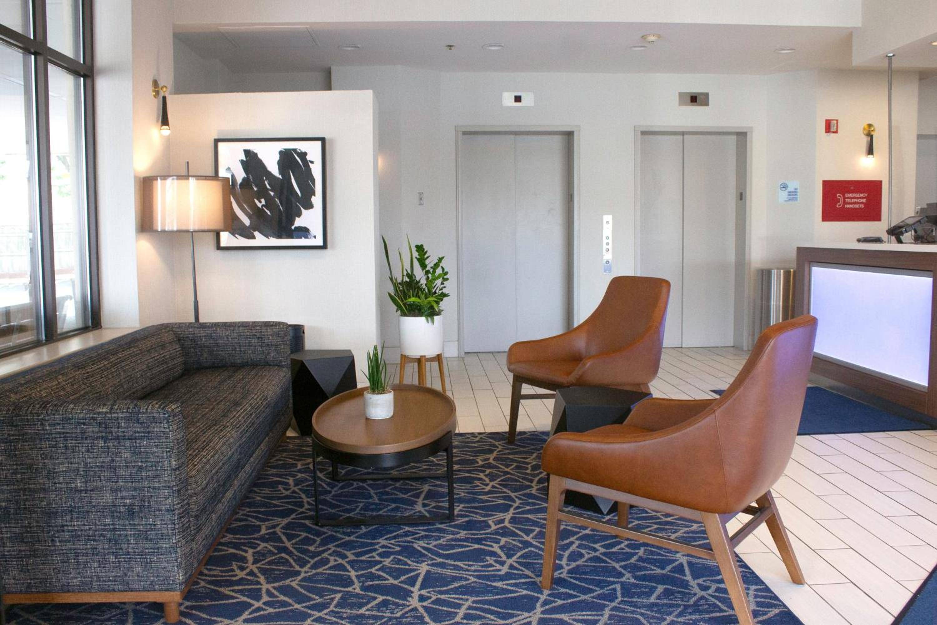 Holiday Inn Express & Suites Boston - Cambridge