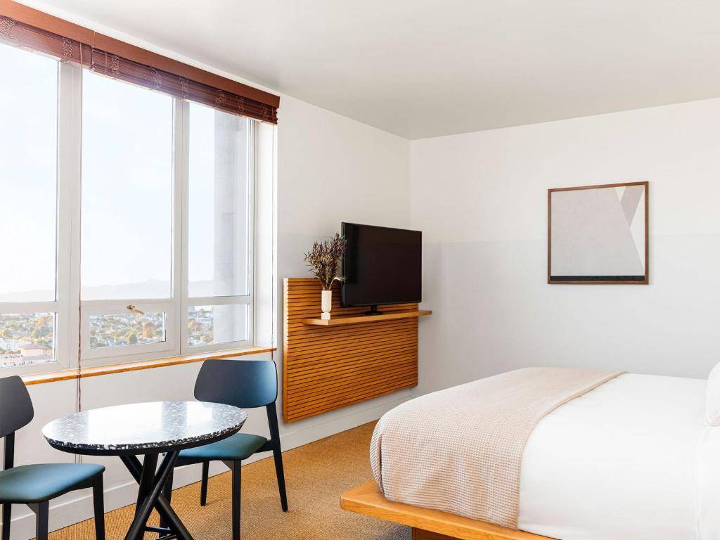 Hotel June Los Angeles