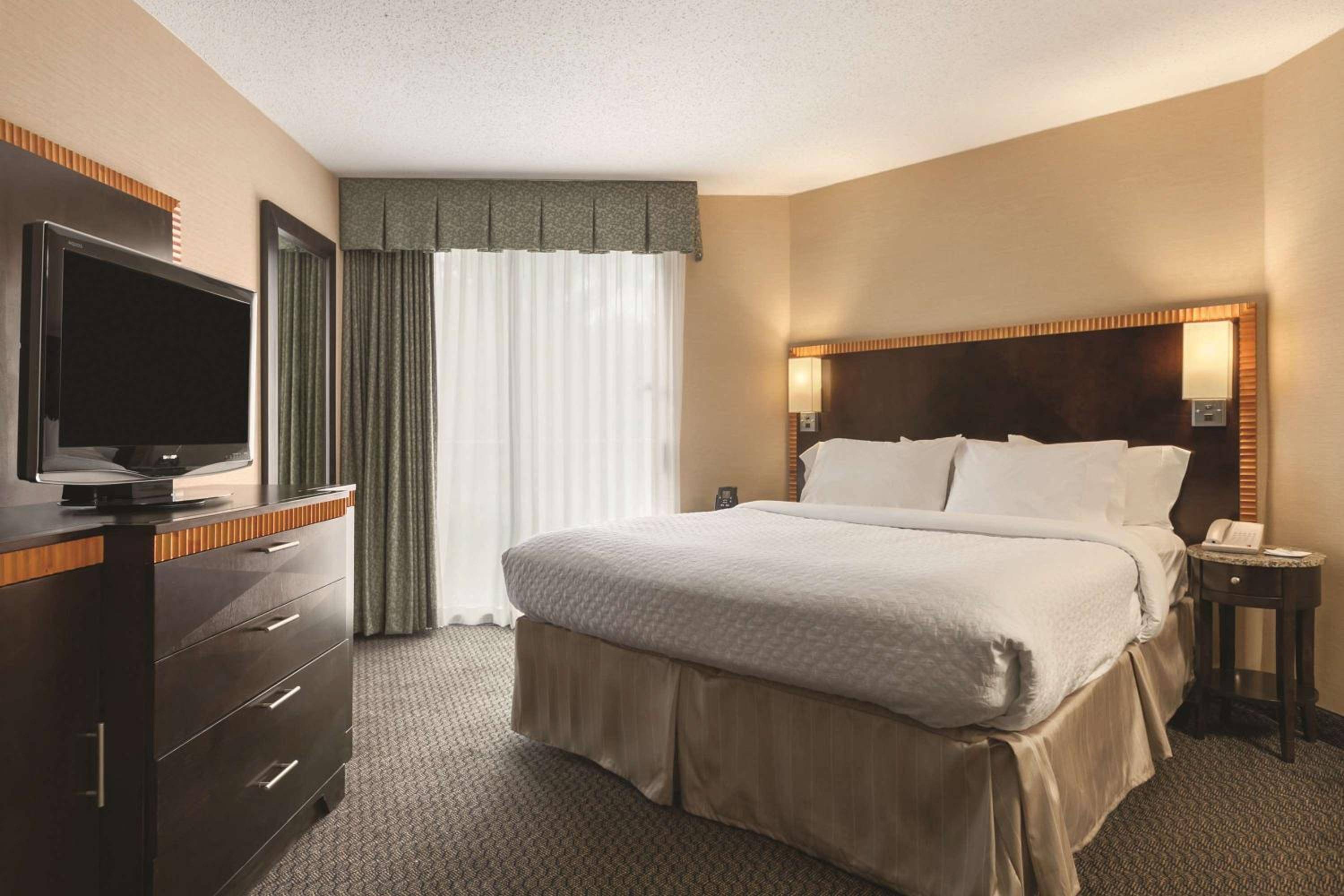 Embassy Suites by Hilton Birmingham