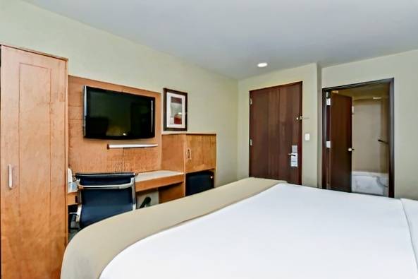 Holiday Inn Express Midtown West