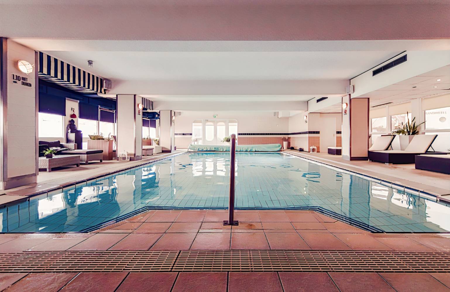 Carlton Beach Hotel