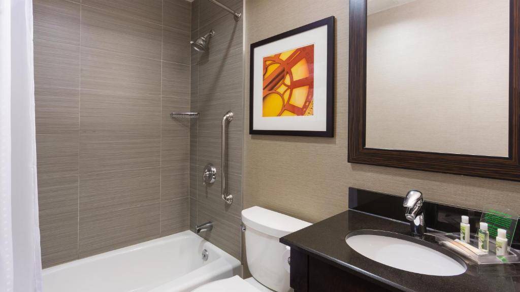 Holiday Inn Lower East Side