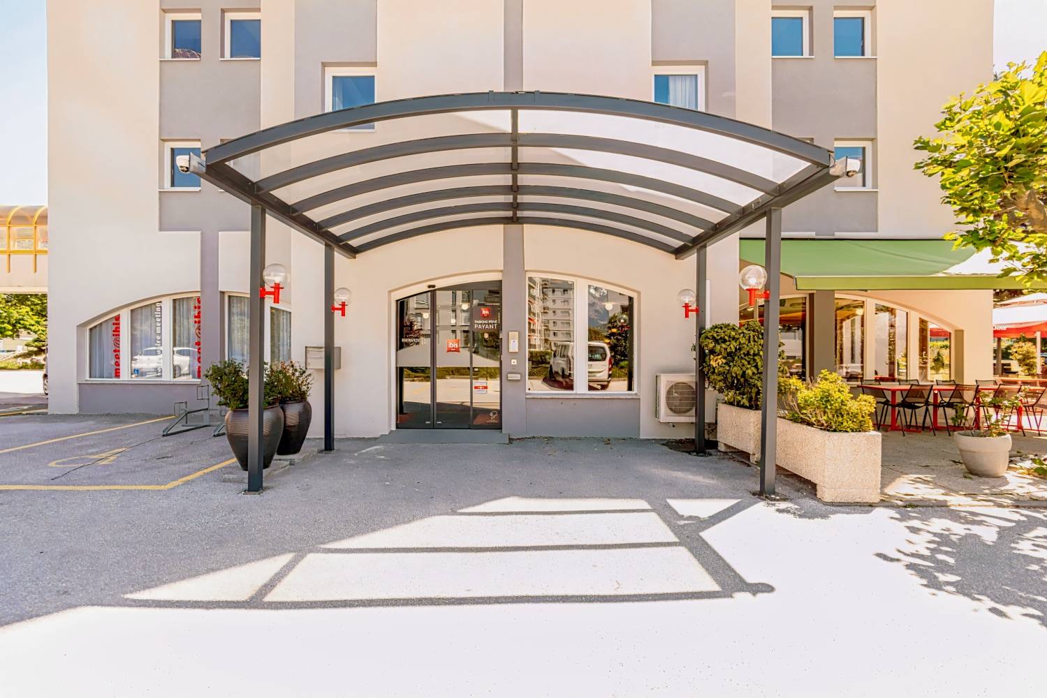 ibis Sion