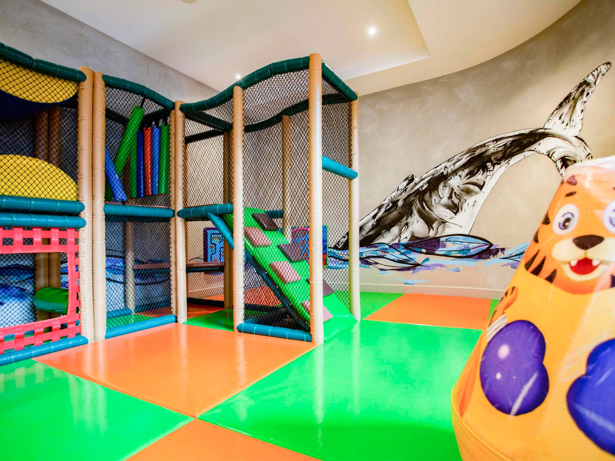ibis Styles The Entrance