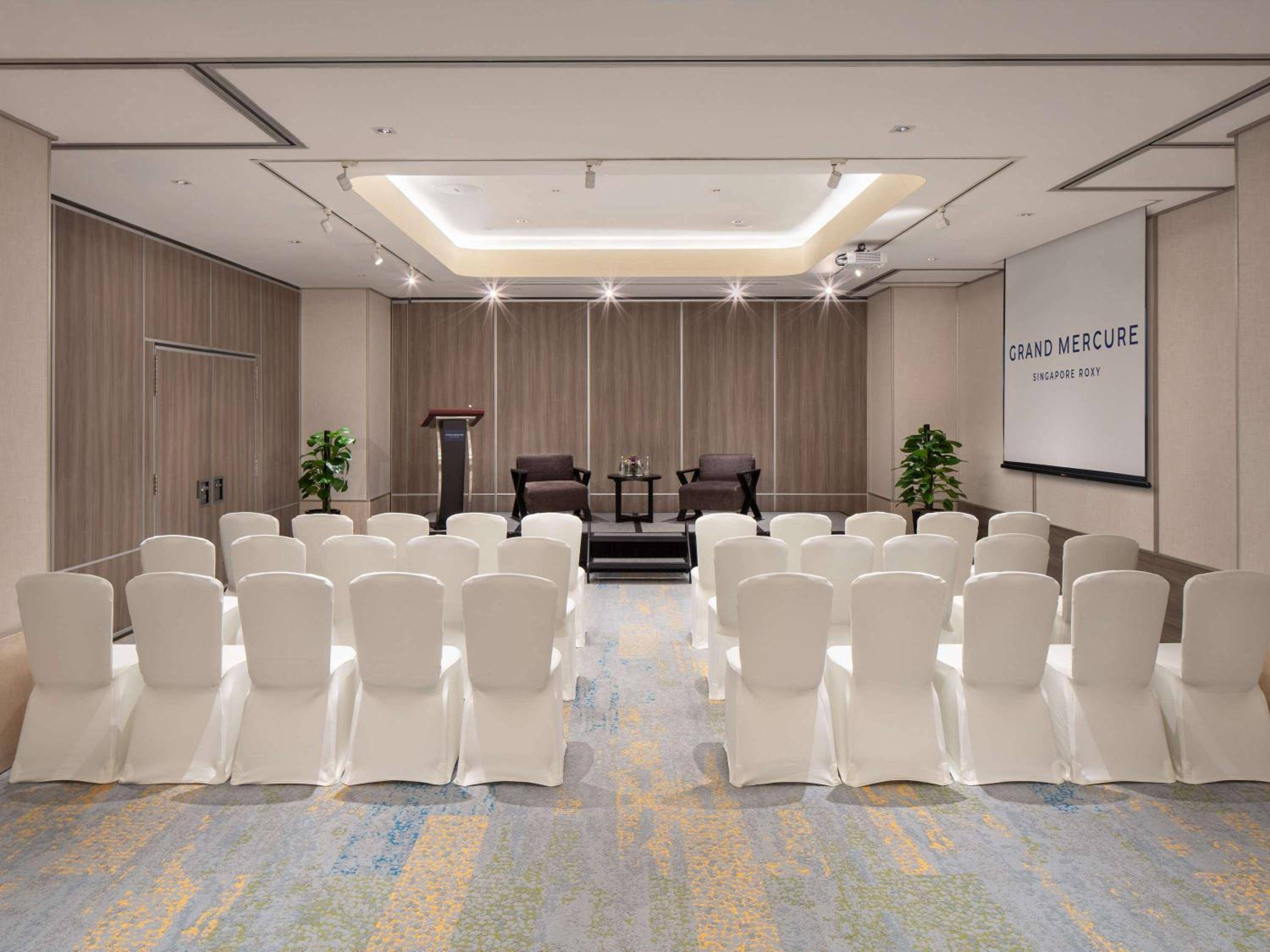 Grand Mercure Singapore Roxy