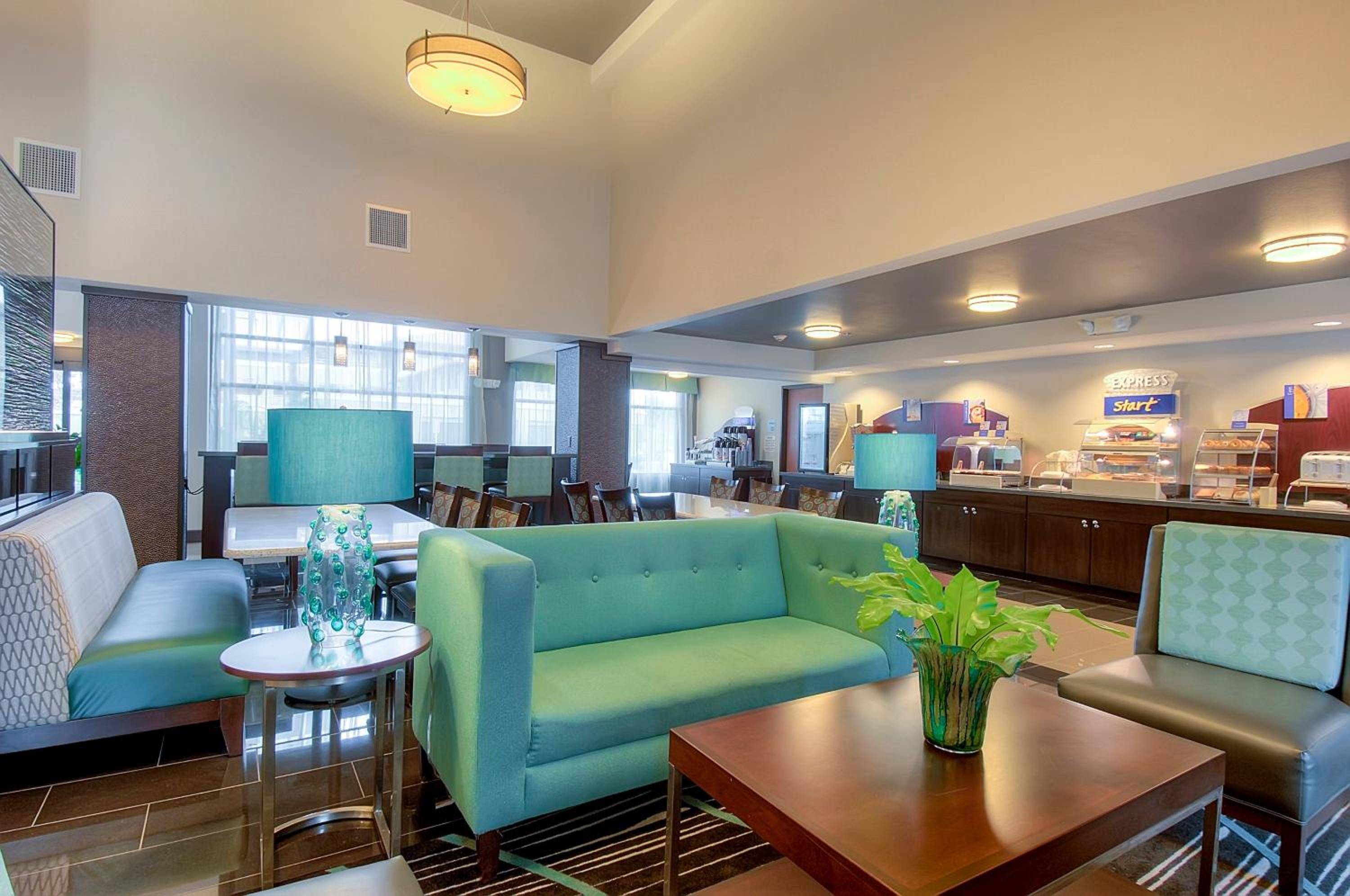 Holiday Inn Express Hotel & Suites Carlsbad Beach, an IHG Hotel