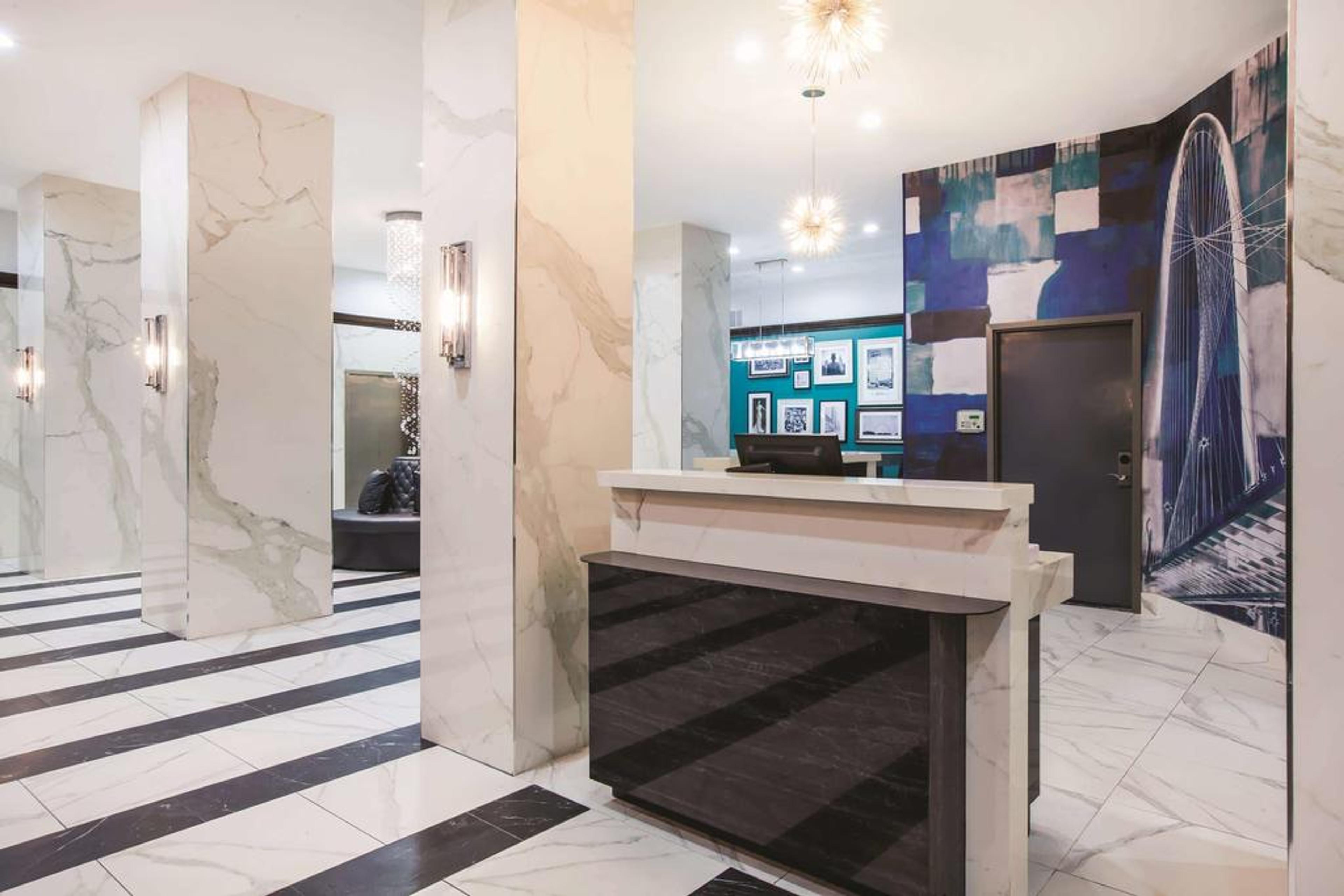 La Quinta Inn & Suites by Wyndham Dallas Downtown
