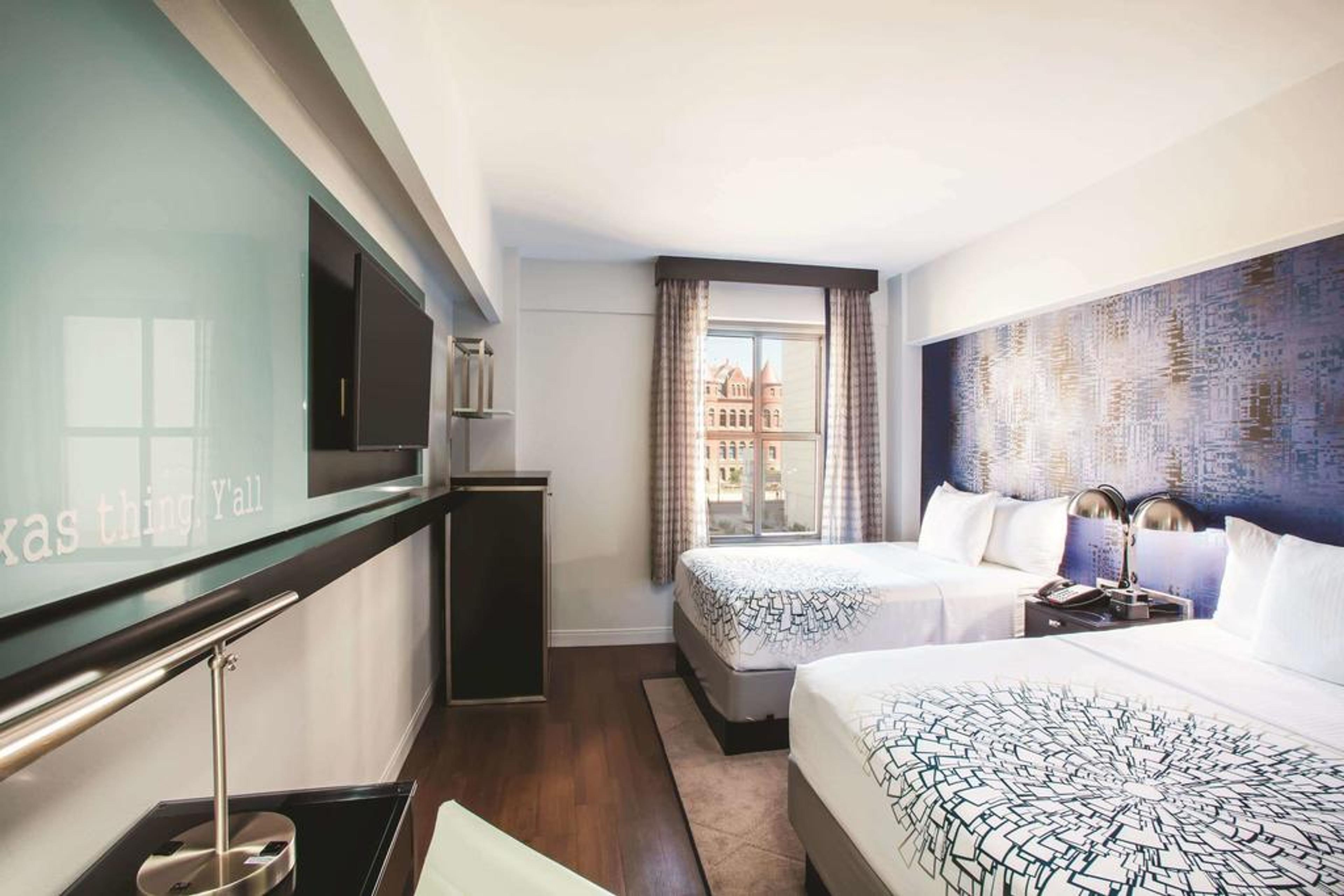 La Quinta Inn & Suites by Wyndham Dallas Downtown