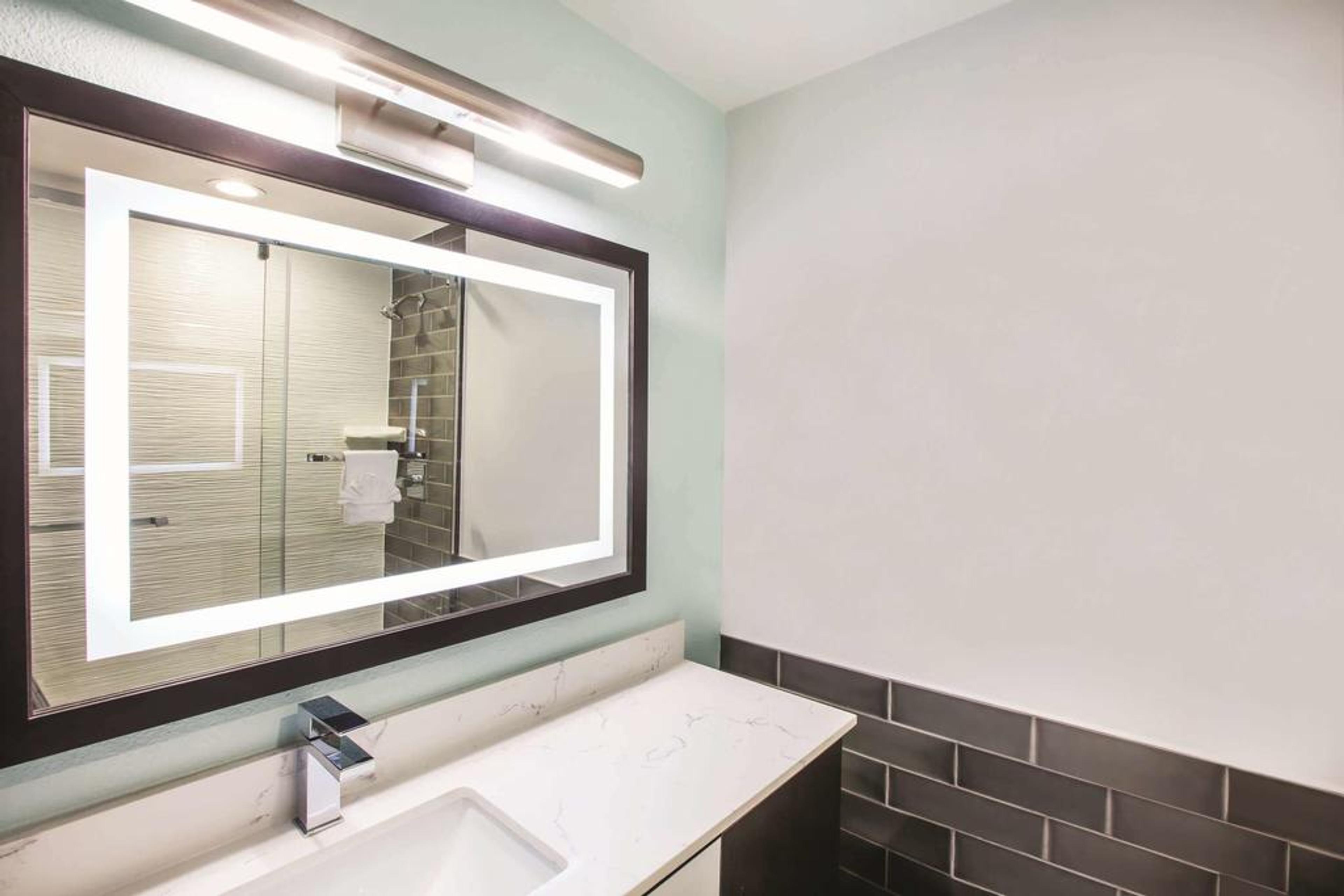 La Quinta Inn & Suites by Wyndham Dallas Downtown