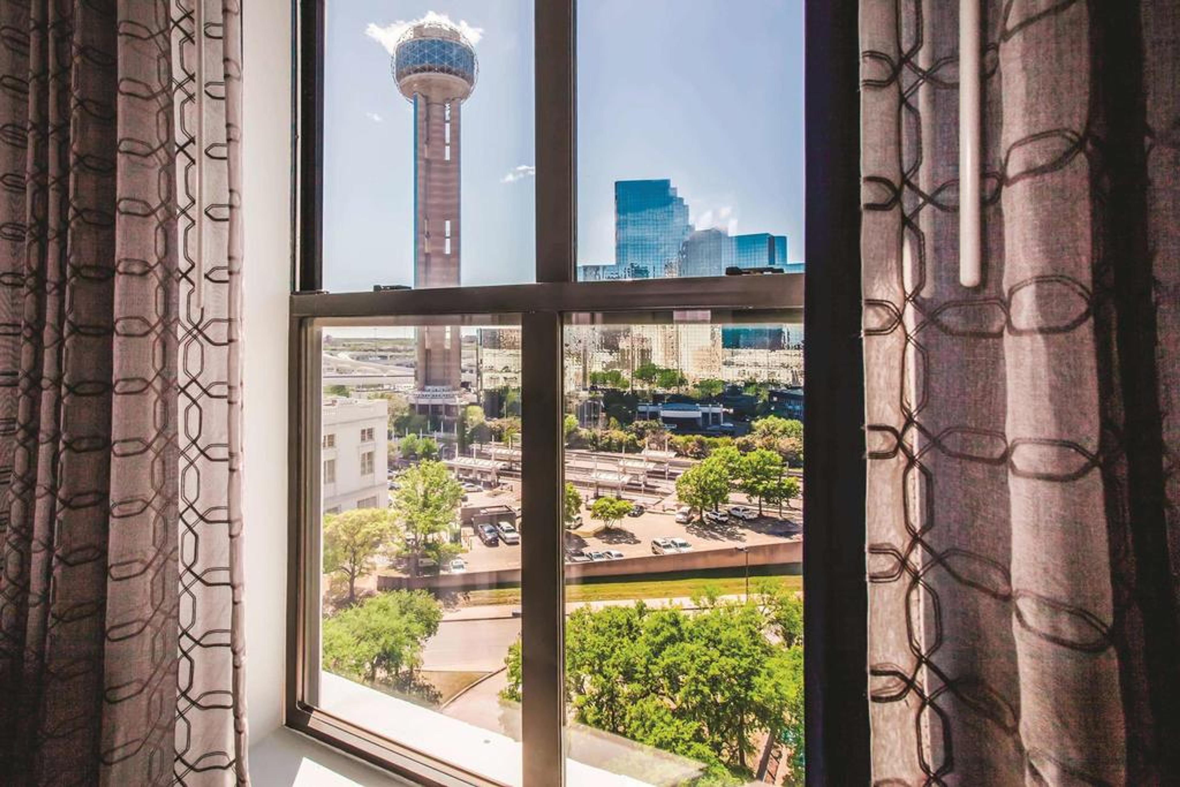 La Quinta Inn & Suites by Wyndham Dallas Downtown