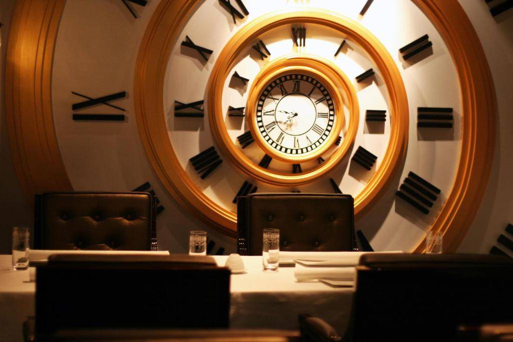 The Luxe Manor
