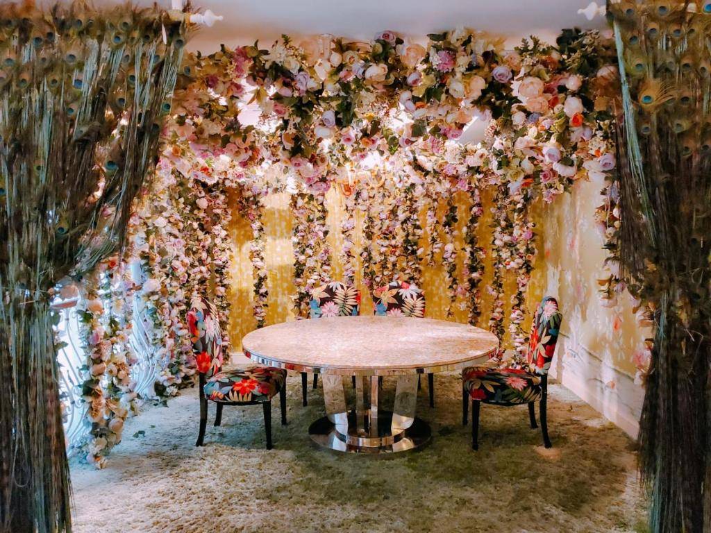 The Luxe Manor