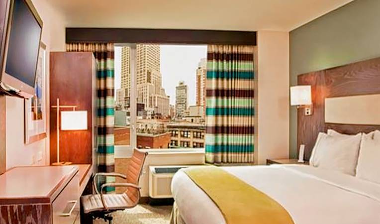 Holiday Inn Express Times Square South