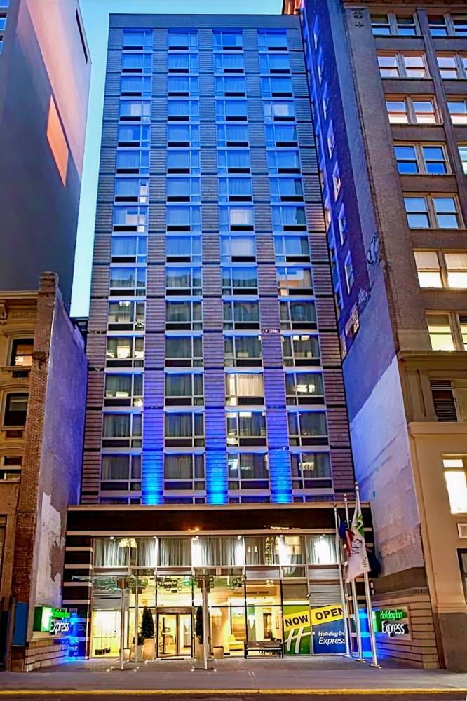 Holiday Inn Express Times Square South, Manhattan 61 during the day