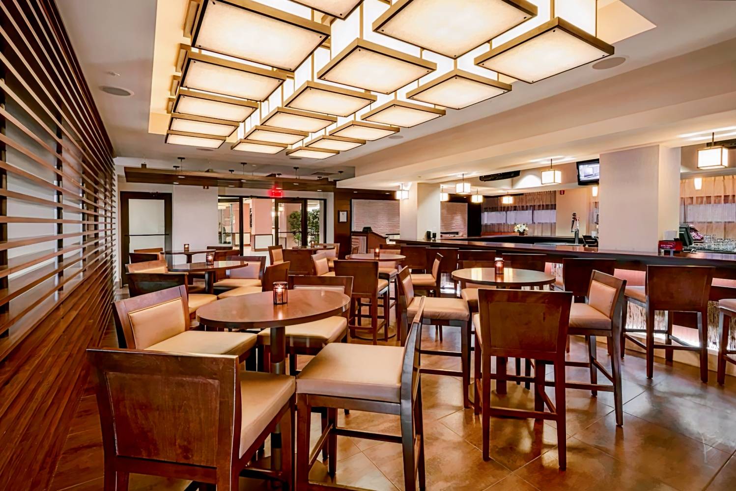 Brandywine Plaza, Claymont hotel during the day