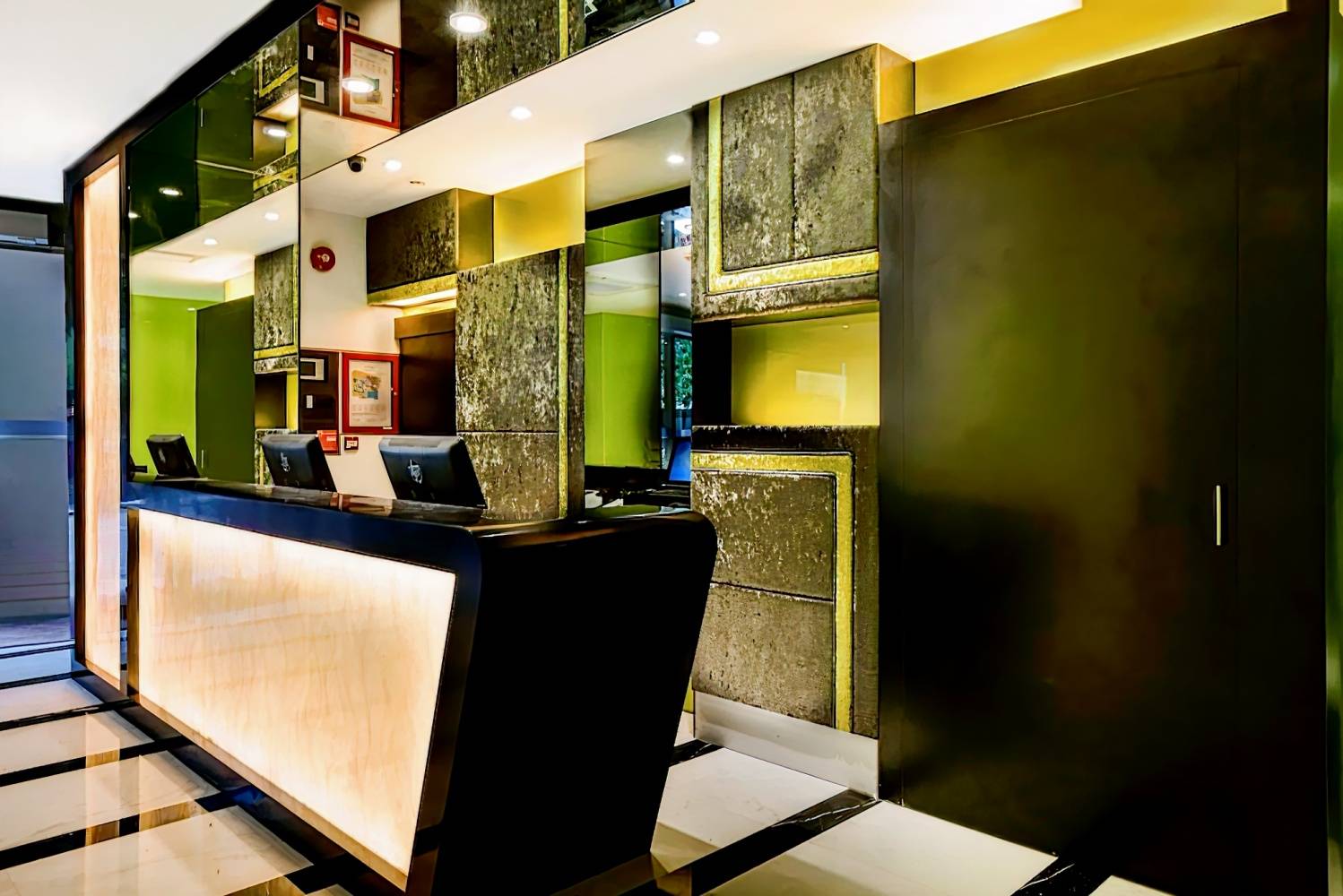 J8 Hotel