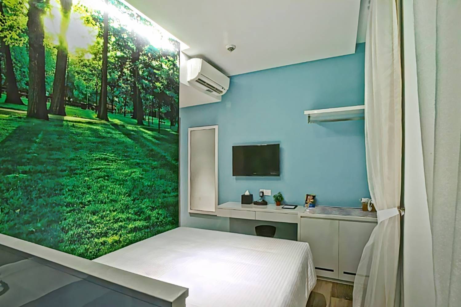 J8 Hotel