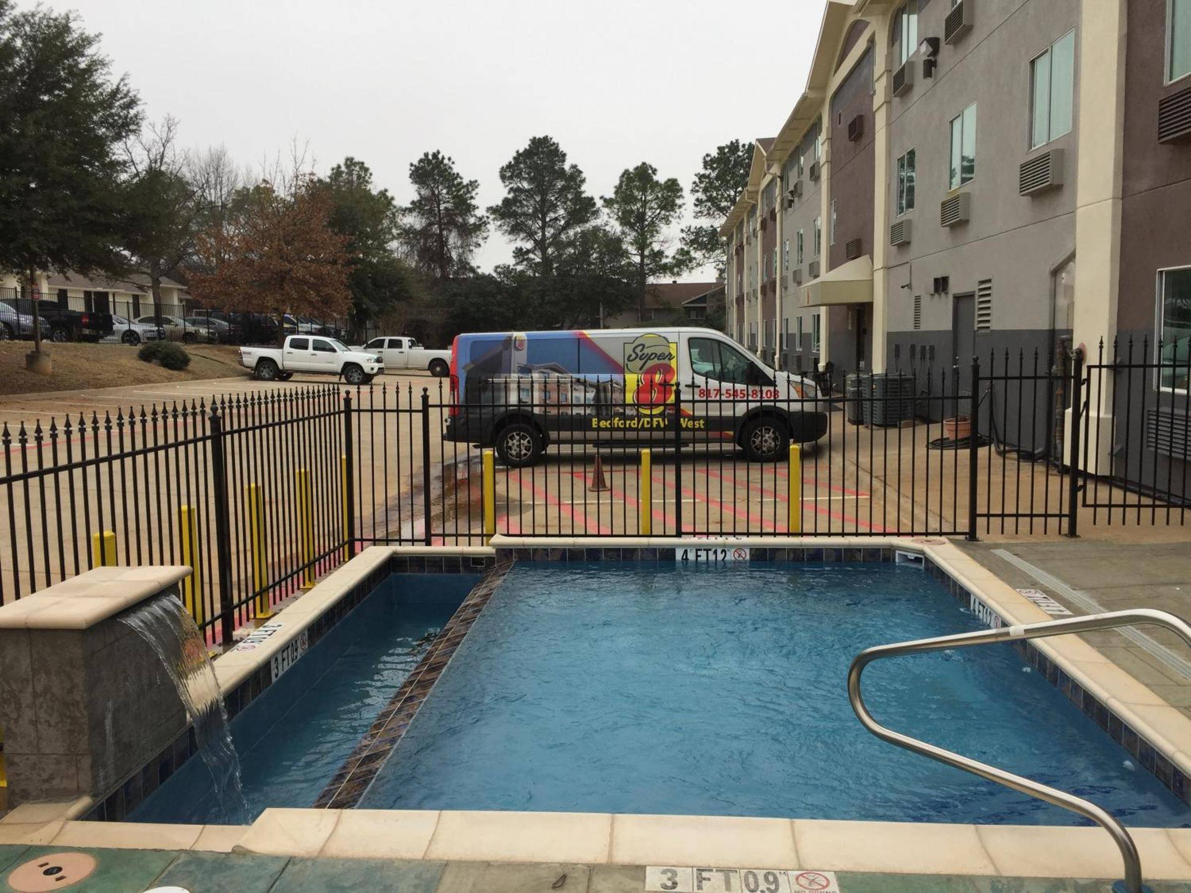 Super 8 by Wyndham Bedford DFW Airport West