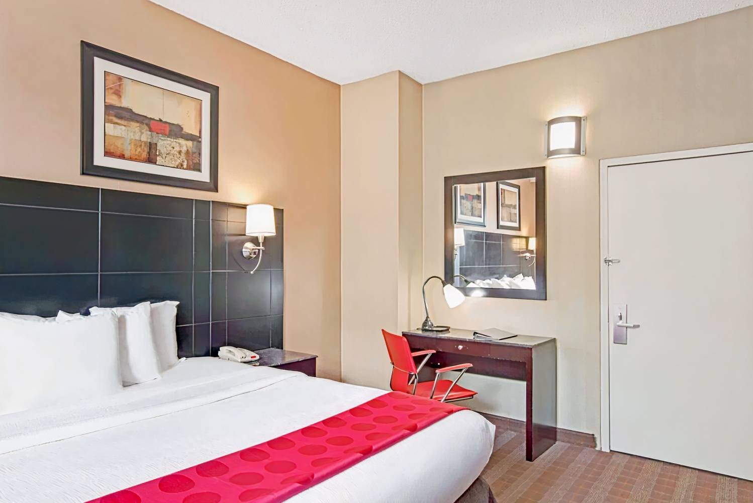 Dayuse Hotels in The Bronx • Hotels by the hour
