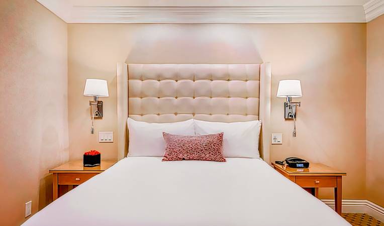 Beverly Hills Plaza Hotel & Spa