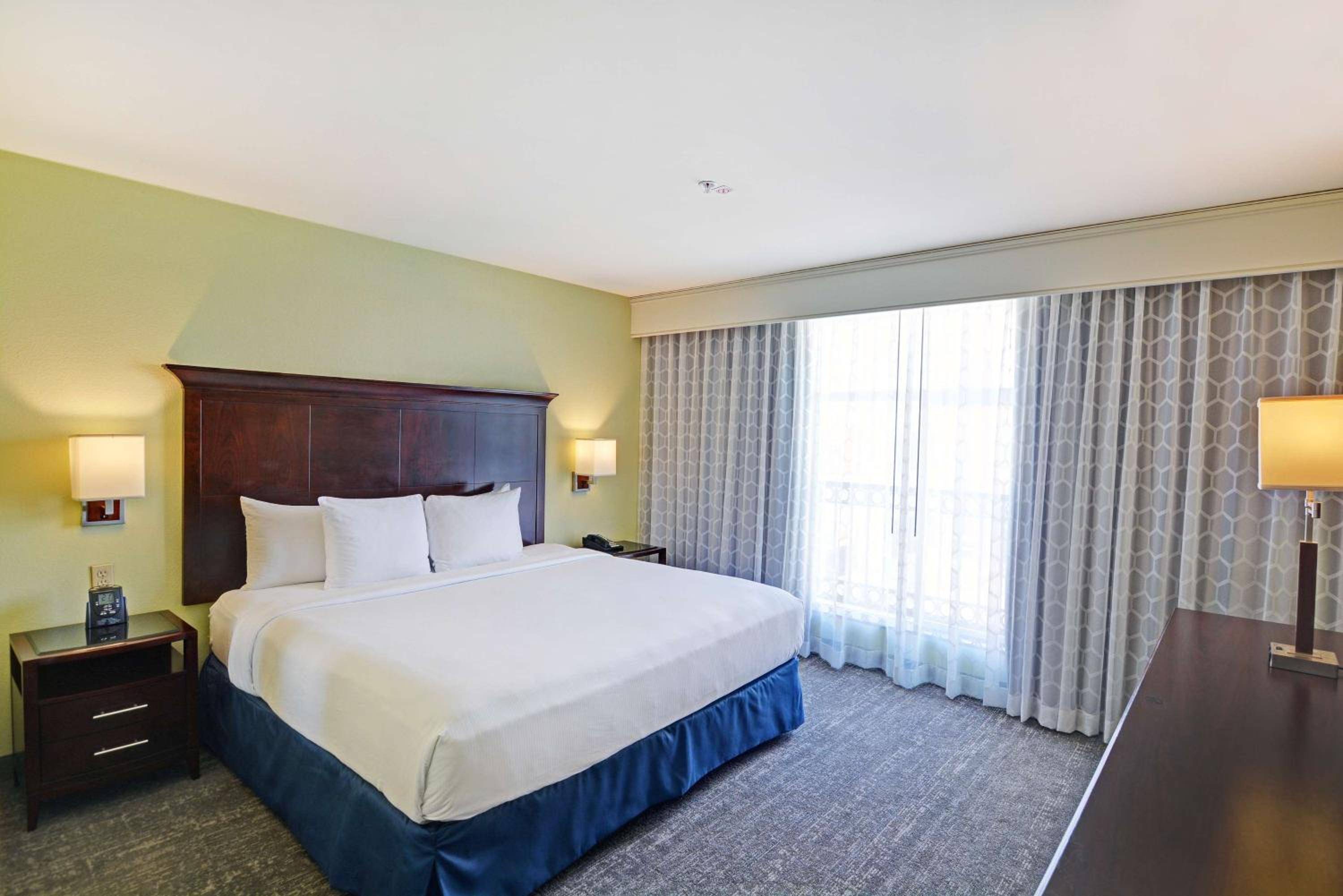 Embassy Suites by Hilton Valencia